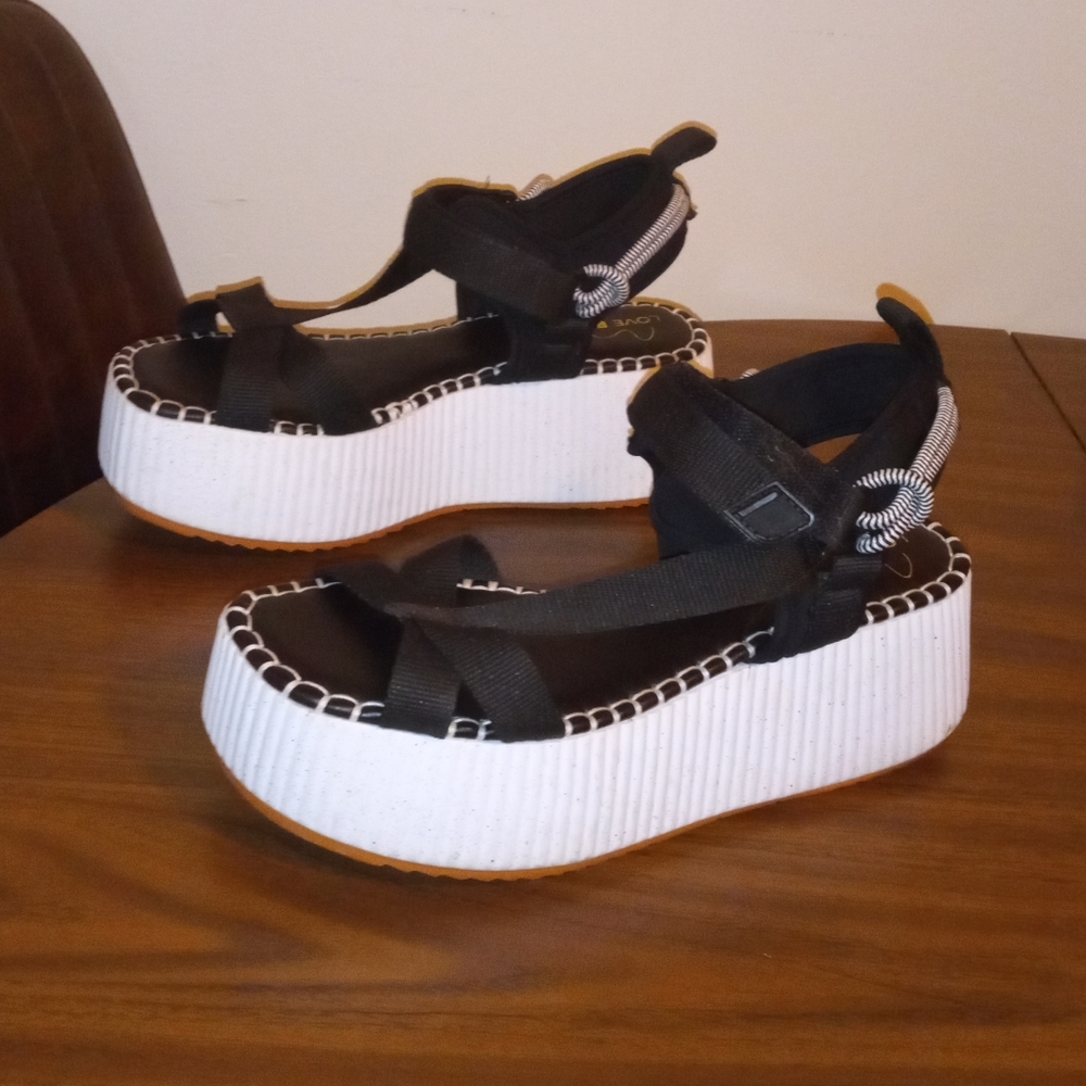 Love‎ Rio Platform Sandals - Picture 6 of 6